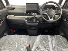 【インパネ全体】全方位で視界が広く、高い目線で運転もしやすいです！