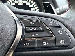 【インテリジェントクルーズコントロール】高速道路での長距離走行が楽に！自動で速度を保つクルーズコントロールが、衝突軽減システムと連携し、前方の車両を感知して車間を保つように速度調節してくれます！！