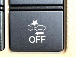 【ホンダセンシング】走行中に前方の車両等を認識し、衝突しそうな時は警報とブレーキで衝突回避と被害軽減をアシスト。より安全にドライブをお楽しみいただけます。