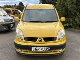 外装に艶があり、明るいイエローカラーが綺麗でとても映えますね！