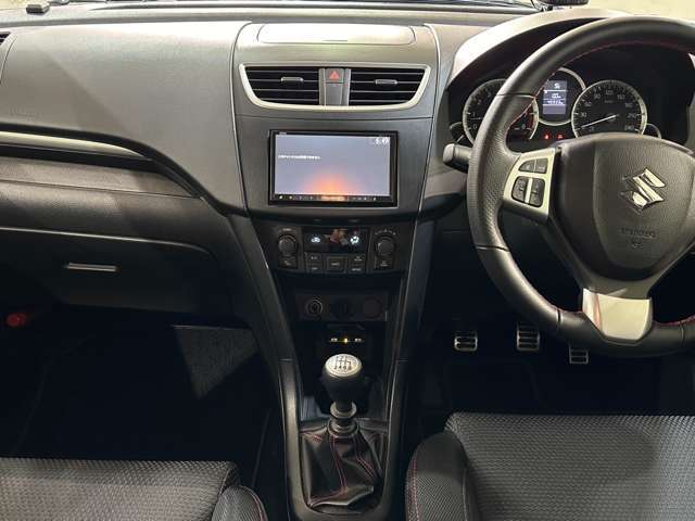 納車前にはスタッフによってピカピカに仕上げてご納車致します。オプションでガラスコーティングなどオススメ品も格安で承ります！