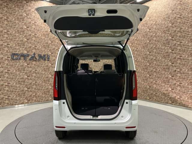 ■遠方にお住まいの方へ■　当社ではお車の販売を大阪府・和歌山県に在住のお客様のみとさせていただいております。誠に勝手ながら、ご理解とご協力を賜りますようお願い申し上げます。