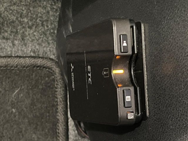 【ETC】高速道路の料金所をストレスなく通過！話題のスポットやサービスエリアに多い「スマートIC」利用時は必須のアイテムです。当店でセットアップを実施、ご納車当日からすぐにご利用いただけます！