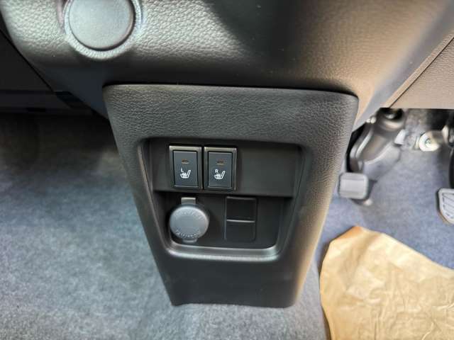 自社陸運局指定工場完備！国家資格車検検査員やメーカー資格1級を持った整備士による整備。ステレオ、エアコン等走行に関係のない所も不具合箇所があれば修理してお渡しいたします。