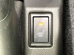 【シートヒーター】寒い日に重宝するシートヒーター！エアコンより早く温まってくれるので寒がりの人も安心ですね♪エアコンの温風は乾燥するから苦手、という方にもをおすすめです。