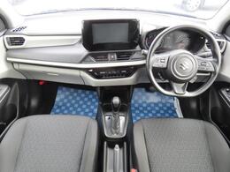 【室内】黒を基調とした落ち着いた室内です☆