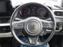 【ステアリング】軽く扱いやすいステアリング操作が可能です◎