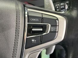 【レーダークルーズコントロール】高速道路での長距離走行が楽に！！自動で速度を保つクルーズコントロールが、衝突軽減システムと連携し、前方の車両を感知して車間を保つように速度調節してくれます！！