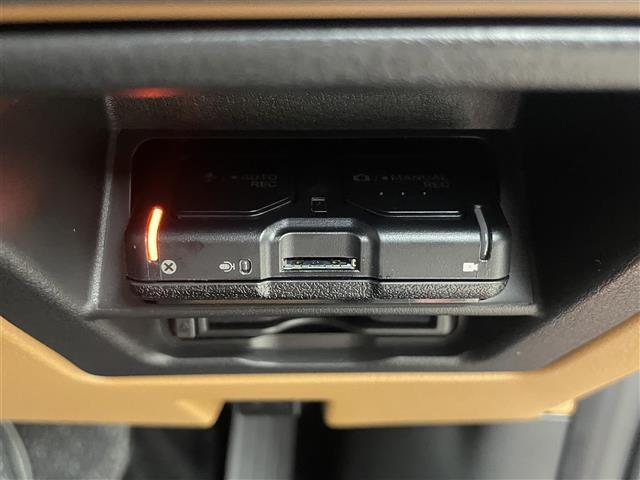 【ドライブレコーダー】映像・音声などの運転中の記録を残します。事故などを起こした起こされた時の証拠になりえますので、もしも時でも安心ですね。