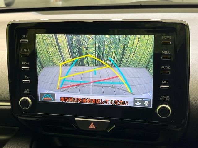 【バックカメラ】駐車時に後方がリアルタイム映像で確認できます。大型商業施設や立体駐車場での駐車時や、夜間のバック時に大活躍！運転スキルに関わらず、今や必須となった装備のひとつです！