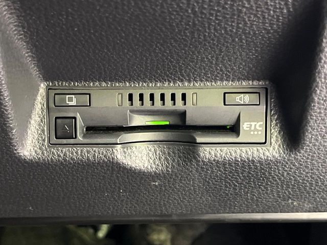 【ETC】高速道路の料金所をストレスなく通過！話題のスポットやサービスエリアに多い「スマートIC」利用時は必須のアイテムです。当店でセットアップを実施、ご納車当日からすぐにご利用いただけます！