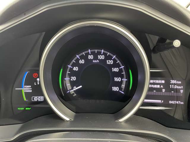 【スピードメーター】メーターがシンプルで見やすく運転しやすいですね！