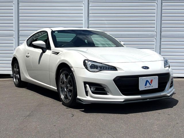 大好評のボディコーティング「弾スプラッシュコート」もご納車までに施工可能。通常のガラスコートと異なる、耐久年数6年の無機質ガラスコーティングが、ボディをキレイな状態に保ってくれます。