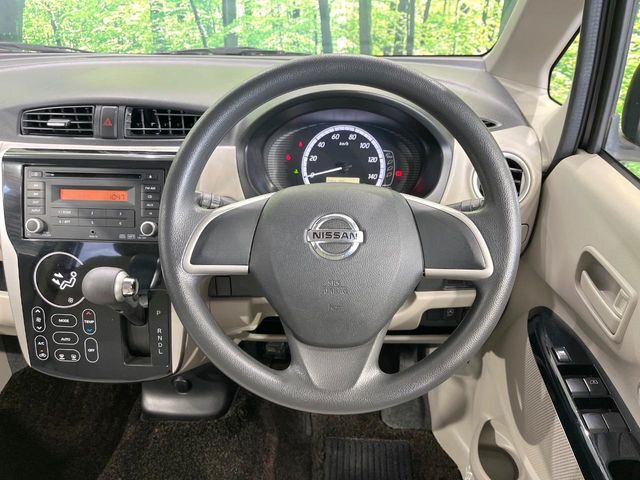 インテリアに合わせたデザインのステアリングは、運転される方のことも考え、運転しやすい形状、大きさです。是非一度、実際に触ってお確かめください。