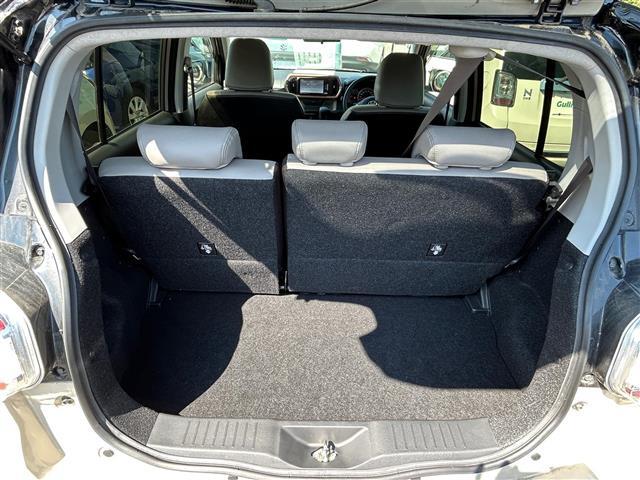 【トランク】積み込みやすくて、たっぷり積める荷室です。シートアレンジできるものは、乗車人数と荷物の量や大きさによってシートを動かすことができるので、より快適なドライブが可能です！