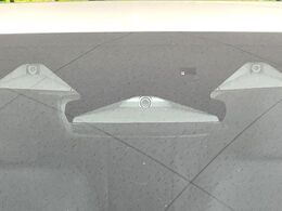 【アイサイトコアテクノロジー】前方の車両等を検知し、衝突しそうな時は警報で注意を促し、ブレーキを踏む力をサポート。ブレーキを踏めなかった場合は衝突被害軽減ブレーキが作動、衝突回避をサポートします。