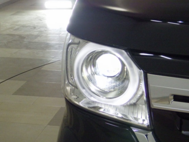 【LEDヘッドライト】LEDヘッドライトは消費電力が少ないので寿命が長いですよ！明るさも十分で、夜間走行の負担を和らげてくれます！