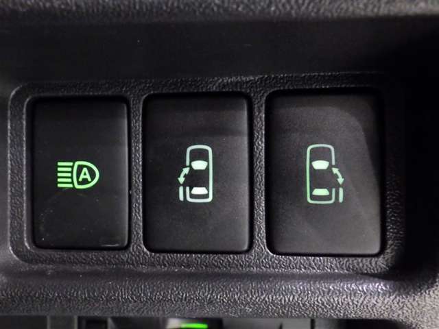 両側電動スライドドアで狭い所でも乗り降り楽々です！