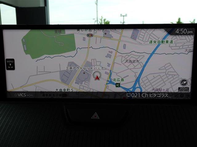 バックカメラも付いています。駐車の時に便利なのはもちろんの事、後方死角にいる子供たちに気が付くことができるので安心安全ですね