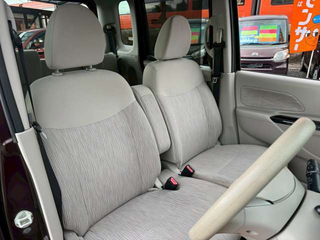 運転席廻りです☆小郡車輌ってどんなお店なの？！ってかたは口コミをチェックしてみてください☆当社ユーザー様より生のお言葉を掲載させて頂いております☆お店選びのお手伝いになれば幸いです！