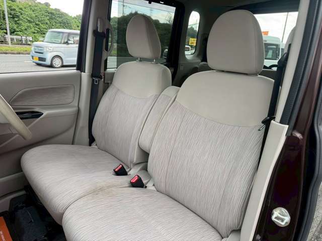 助手席シートです☆大きな汚れも無く、綺麗に保っております☆公共機関でお越しのお客様は最寄の駅までお迎えに上がります。お車でお越しの際は、鳥栖インターより約10分程度となります！！