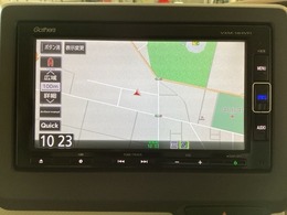 ワイド画面のナビゲーションはフルセグTV対応のGathers純正メモリーナビを搭載しています。Bluetoothオーディオ機能がありますので、スマートフォンなどの音楽も再生できます。