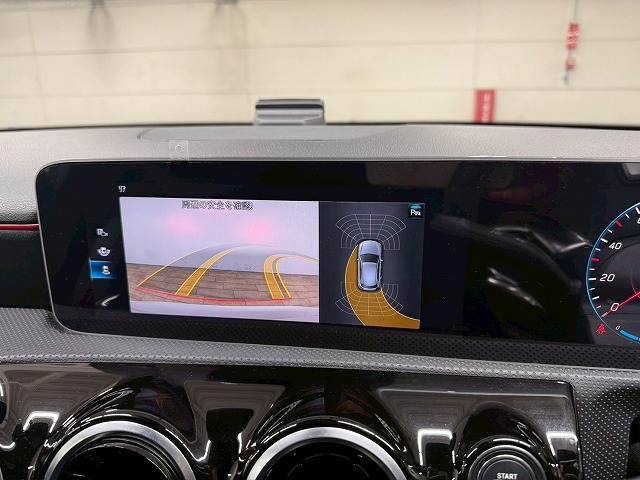 【全周囲カメラ】搭載で駐車に慣れていない方や狭い場所でも安全に駐車できます♪