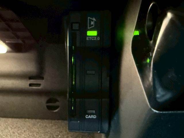 【ビルトインETC】で有料道路の利用はもちろん、大切な見た目もスタイリッシュになっております。
