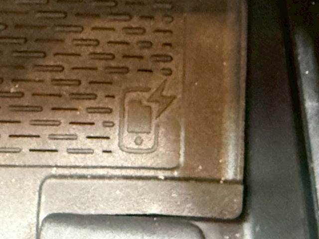 置くだけ充電搭載！！