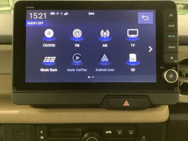 ナビゲーションはフルセグTV、インターナビ対応のGathers純正メモリーナビを搭載しています。Bluetoothオーディオ機能がありますので、スマートフォンなどの音楽も再生できます。