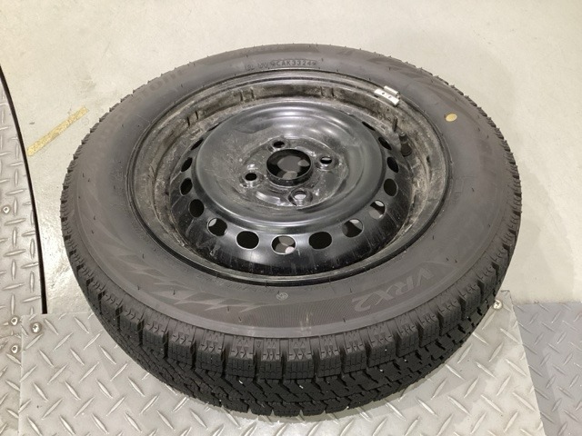 当社にてデモ走行時に装着していたスタットレスタイヤ4本セットを用意致しました。