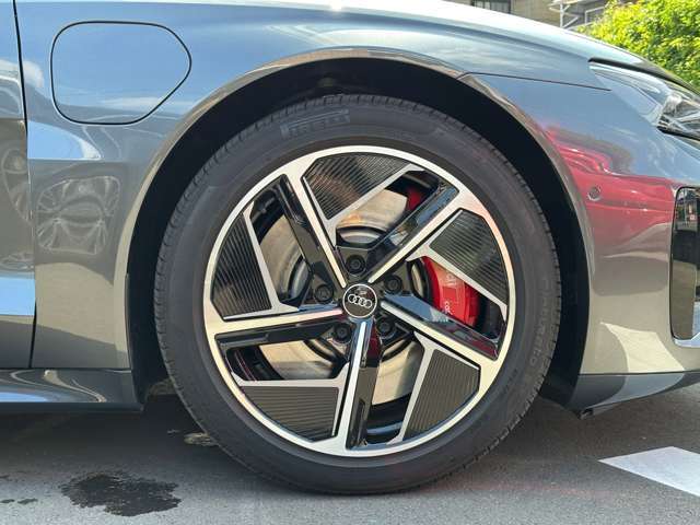 現在お乗りのお車の下取査定もぜひ承ります。