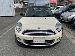 マーベラスでは無修復車を展示しております。自動車税も含んだ価格を表示しておりますので安心してお問合せください。内装、外装、金額、自信持ってお勧め致します。