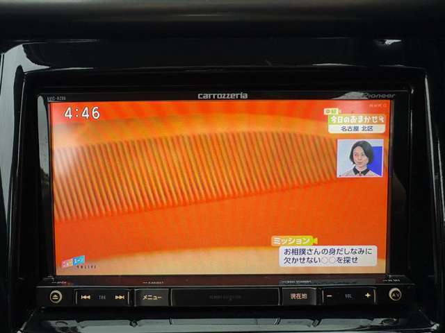 テレビを視聴することが出来ますので、遠出する際に同乗者も退屈することなくお乗り頂けます♪お子様がいらっしゃるご家族の方にももってこいの装備となっております♪