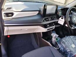 全車無条件励行として、ブレーキは4輪とも分解、清掃（交換）、グリスアップその他にエンジンオイル、エレメント、LLCの交換とエンジンルーム及び下回りのスチーム洗浄、内外装クリーニングを行っております。