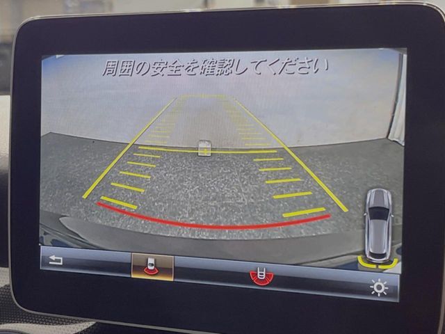 ●バックカメラ：便利な【バックカメラ】で安全確認もできます。駐車が苦手な方にもオススメな便利機能です。