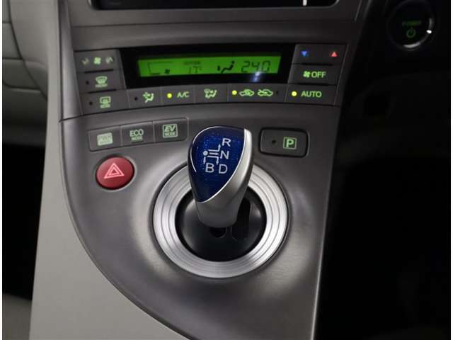 シフトチェンジする時のレバーが動かしやすく、握りやすいです＾＾