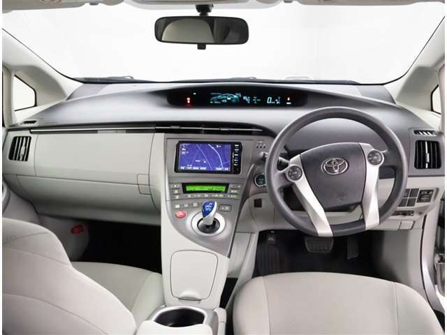 オシャレなインテリアで運転する気分も盛り上がりますよね＾＾