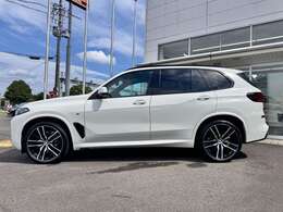 安心と信頼の納車前点検をShizuokaBMWでは全車で実施致しております。納車前100項目点検または、法定12ヶ月点検を全車で実施しております。点検・整備費用はもちろん、車両本体価格に含まれております。