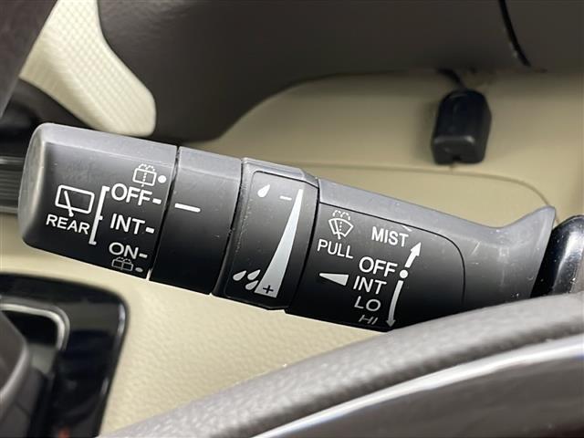 【運転席操作部】快適なドライブを楽しむための機能が装備されています！運転席から触れるので、使いやすいです！除菌プランいれていただくと、さらに清潔で安心していただけます！