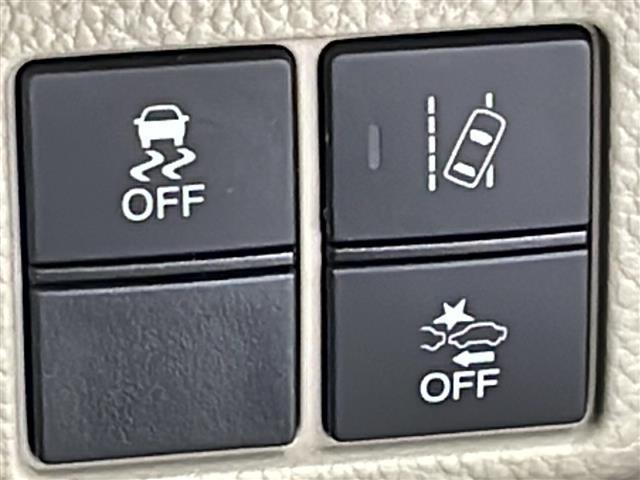 【運転席操作部】快適なドライブを楽しむための機能が装備されています！運転席から触れるので、使いやすいです！除菌プランいれていただくと、さらに清潔で安心していただけます！
