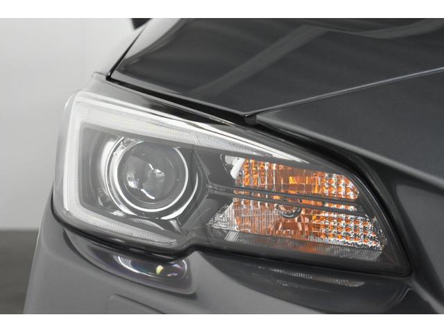 LEDヘッドライトで夜間の運転も安心です