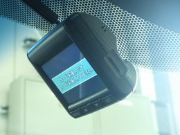【ドライブレコーダー】万が一の事故にあった場合でも、ドライブレコーダーがその瞬間の映像を記録しています！事故だけでなく、楽しいお出かけの風景なども録画してくれています。