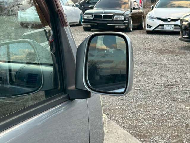 万が一の事故でも対応がよい任意保険も弊社で取り扱っておりますので、是非ご相談下さい。