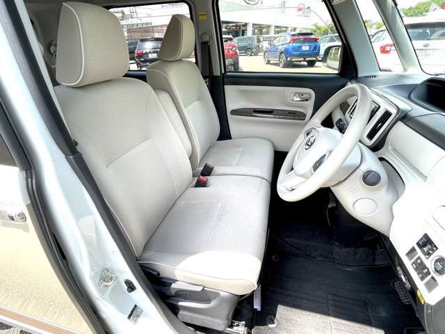 「運転席」　シートなどの状態も良く、目立つような傷や汚れはありません！