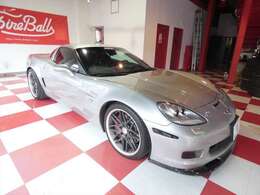 流れるようなクーペフォルムです。