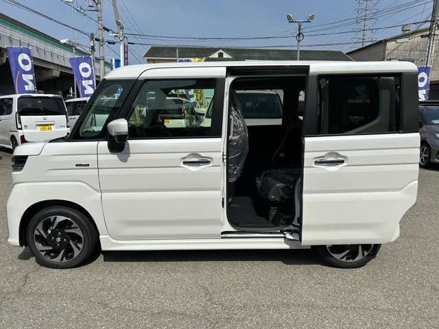 嬉しい両側スライドドアです！乗り降りが楽々です★