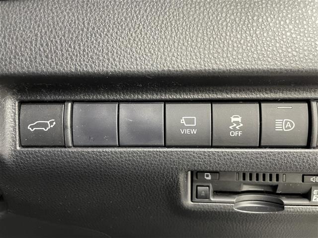 【ETC】有料道路を利用する際に料金所で停止することなく通過できる、ETC車載器（ノンストップ自動料金収受システム機器）が装備されています。セットアップを行うことで利用可能になります。