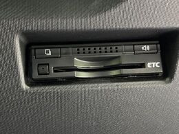 【ETC】高速道路の料金所をストレスなく通過！話題のスポットやサービスエリアに多い「スマートIC」利用時は必須のアイテムです。当店でセットアップを実施、ご納車当日からすぐにご利用いただけます！