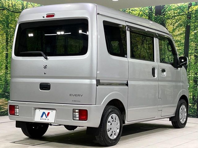 ☆全国のネクステージからお取り寄せが可能※！遠方の店舗に展示してあるクルマが気になる場合も、最寄りの店舗でご覧いただくことが可能です！是非私たちに要望をお聞かせください！※別途費用